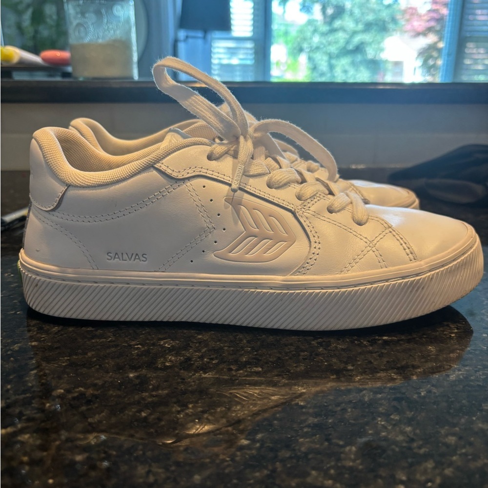 Cariuma Salvas White Leather Sneakers